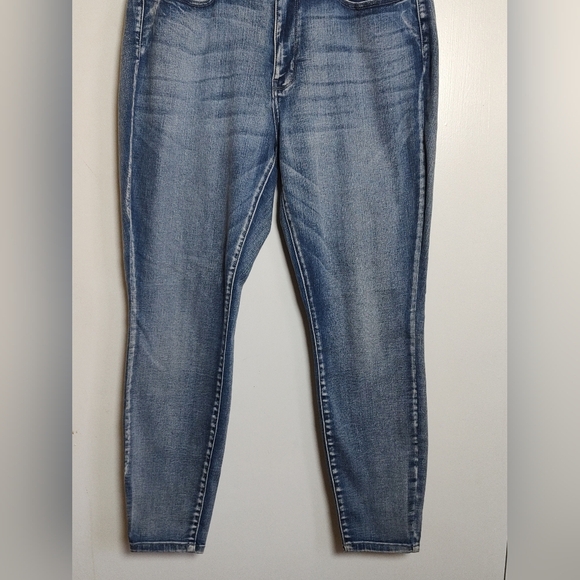 Judy Blue Classic Indigo Acid Wash Skinny Jeans - Picture 2 of 11